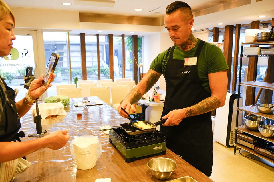 Guests at a Japanese cooking at Sorisso in Tokyo