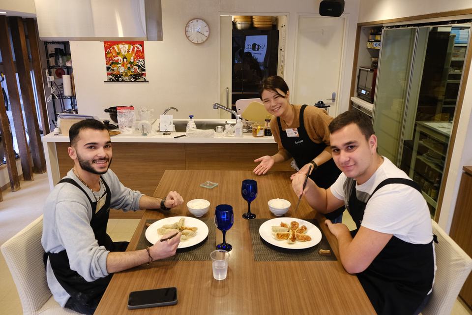 Guests at a Japanese cooking at Sorisso in Tokyo