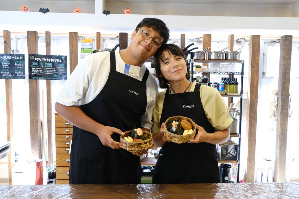 Guests at a Japanese cooking at Sorisso in Tokyo