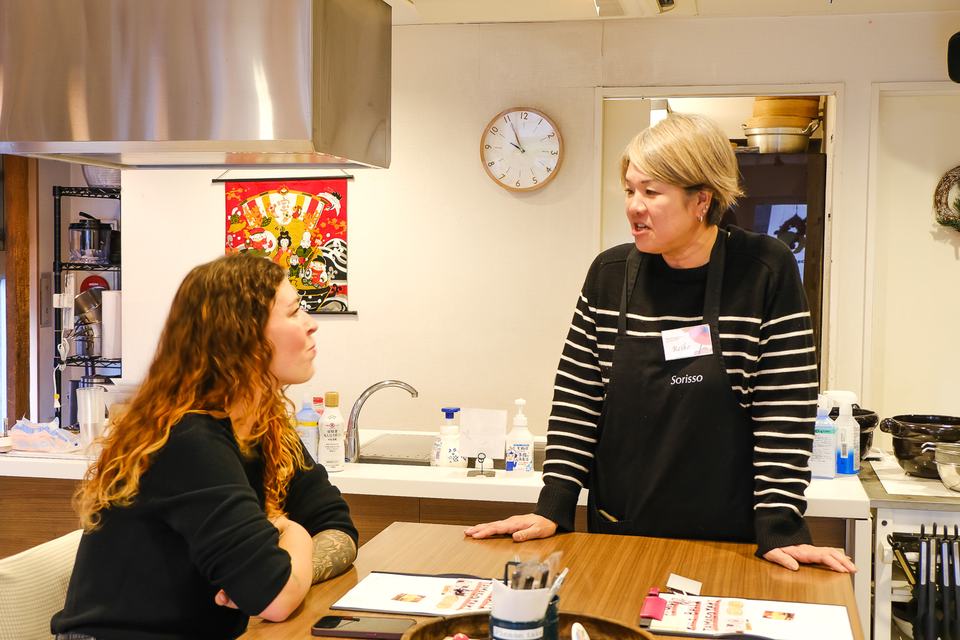 Guests at a Japanese cooking at Sorisso in Tokyo